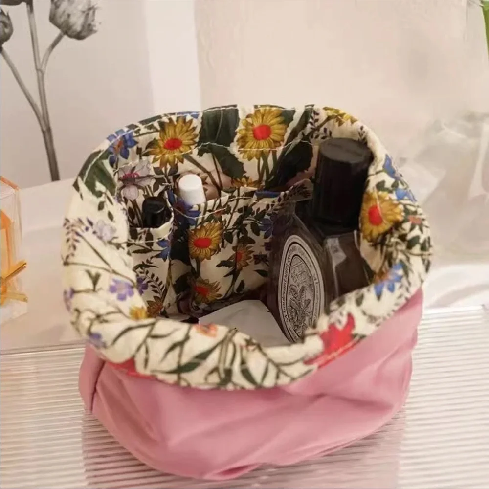 Gucci Pink Cosmetic Bag - Picture 2 of 3